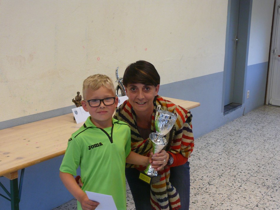 Le club de balle pelote "Espoir Vodelée Pelote", lauréat du Mérite sportif collectif communal 2015, représenté par son plus jeune joueur, Liam Anceau 